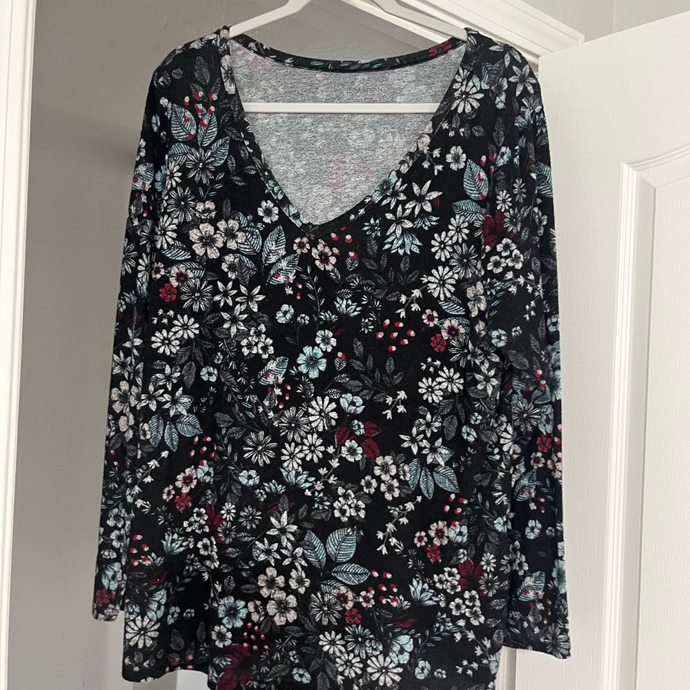 Lane Bryant Floral V-Neck Top - Black and White